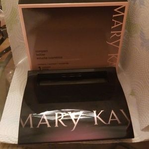 Mary kay compact